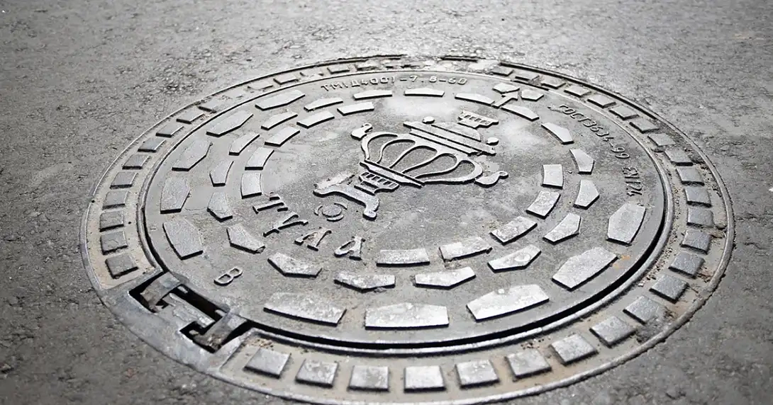 Люки с символикой города Тула